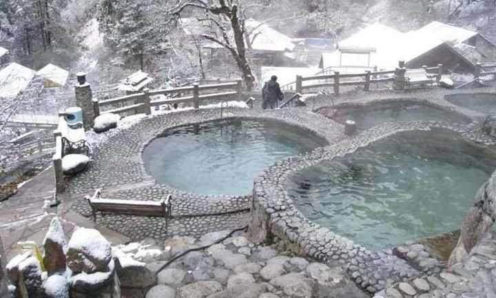 9.甘孜州**海螺沟**景区 (季节推荐指数:★★★☆☆)